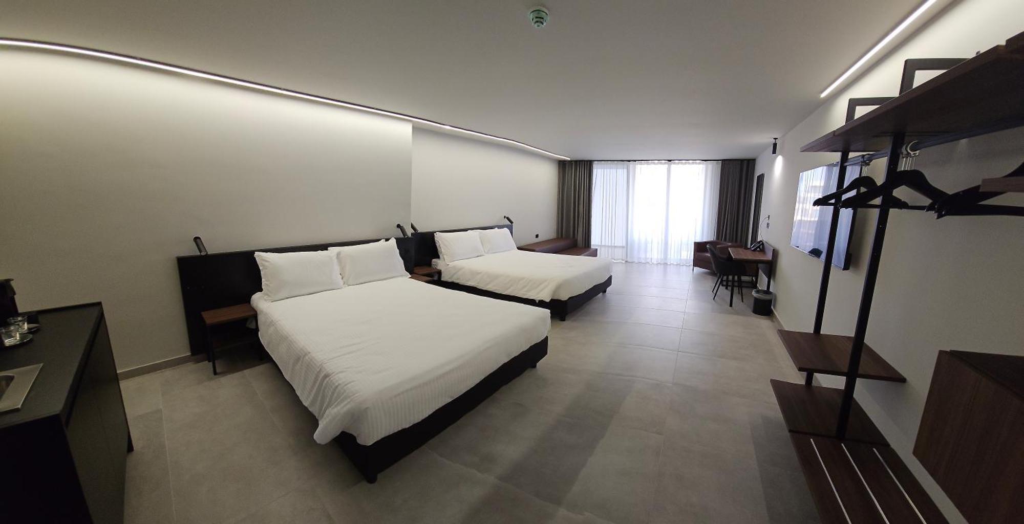 Onyx Hotel Saint Julian's エクステリア 写真