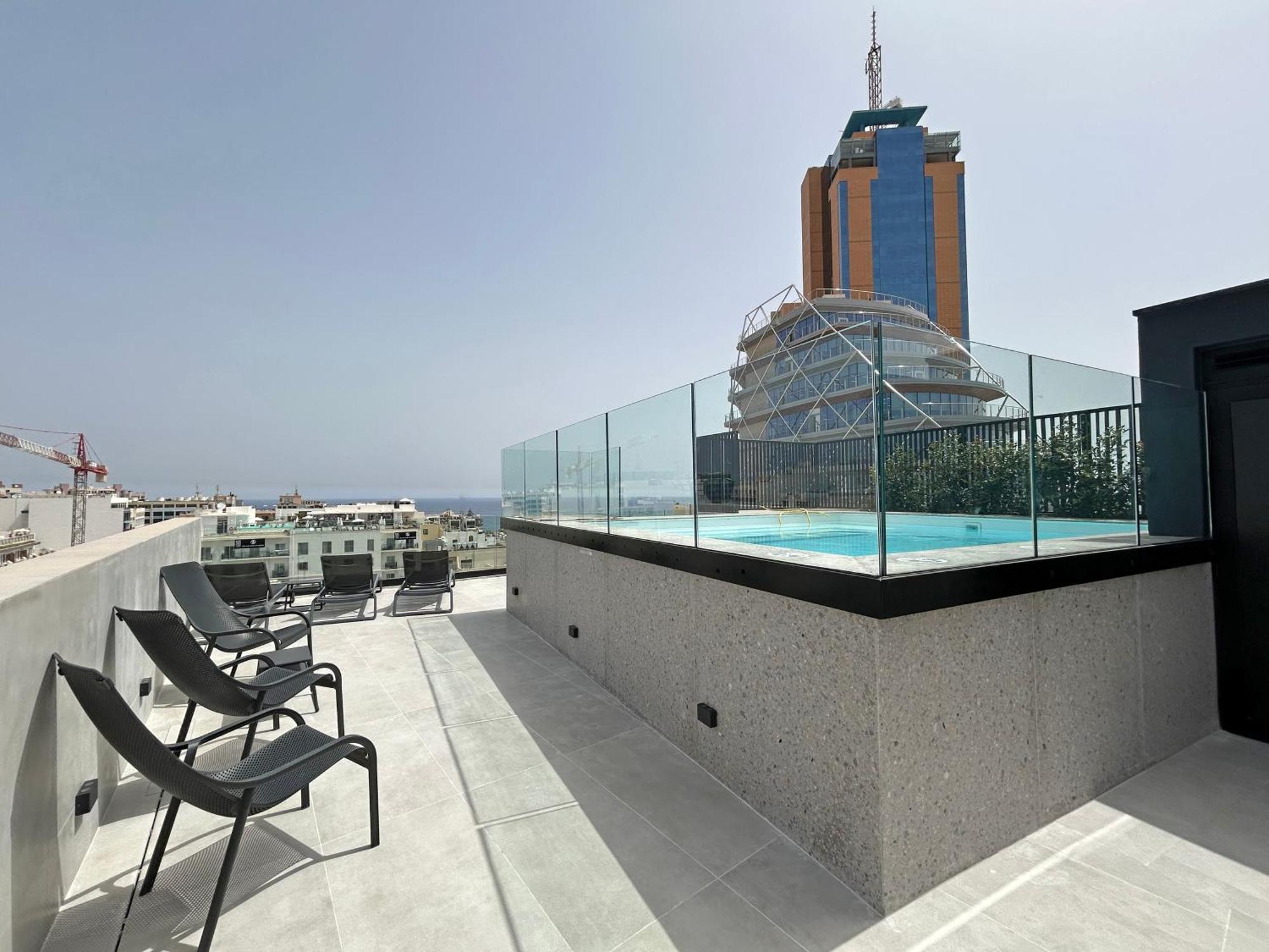 Onyx Hotel Saint Julian's エクステリア 写真