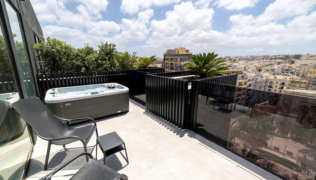 Onyx Hotel Saint Julian's エクステリア 写真