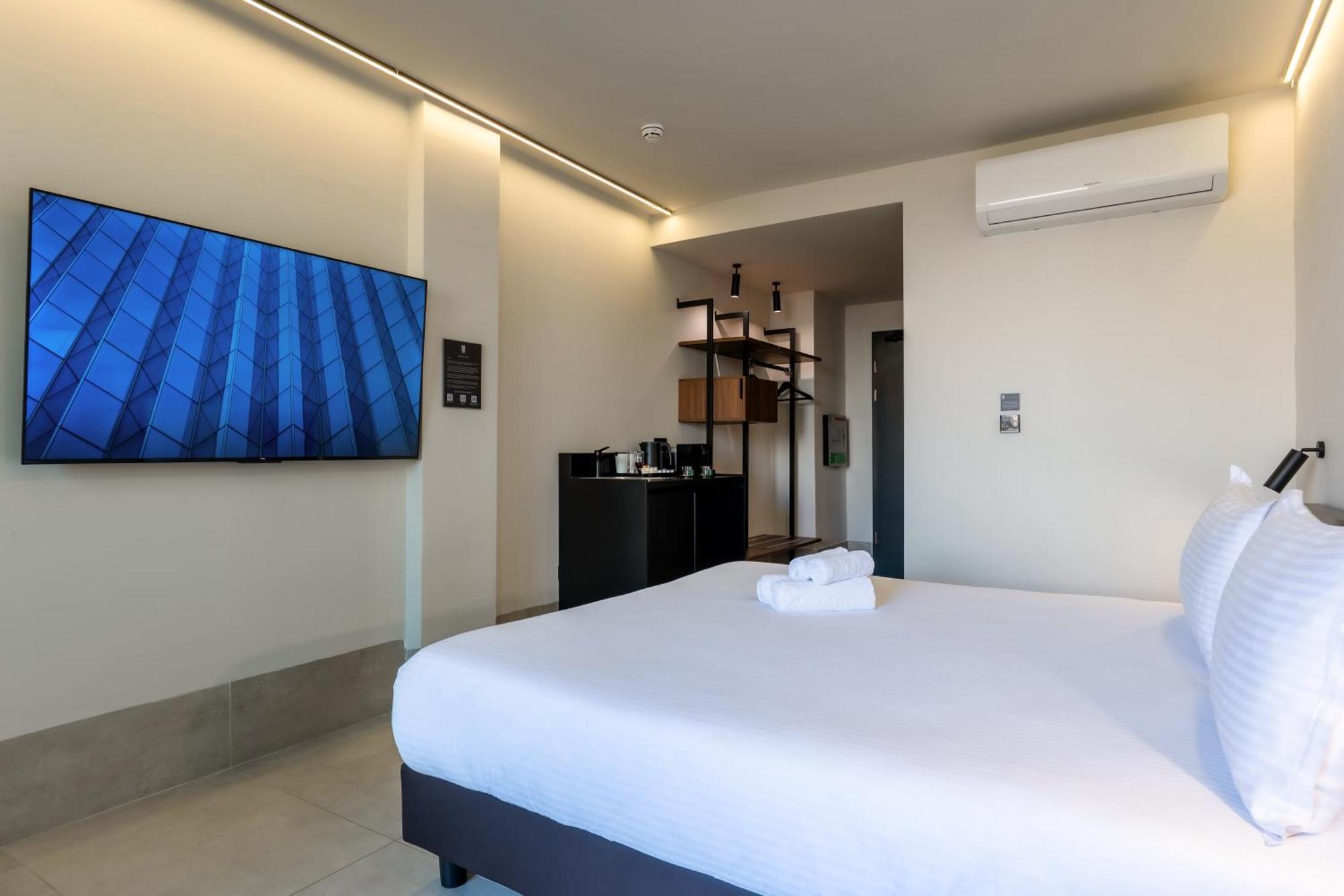 Onyx Hotel Saint Julian's エクステリア 写真