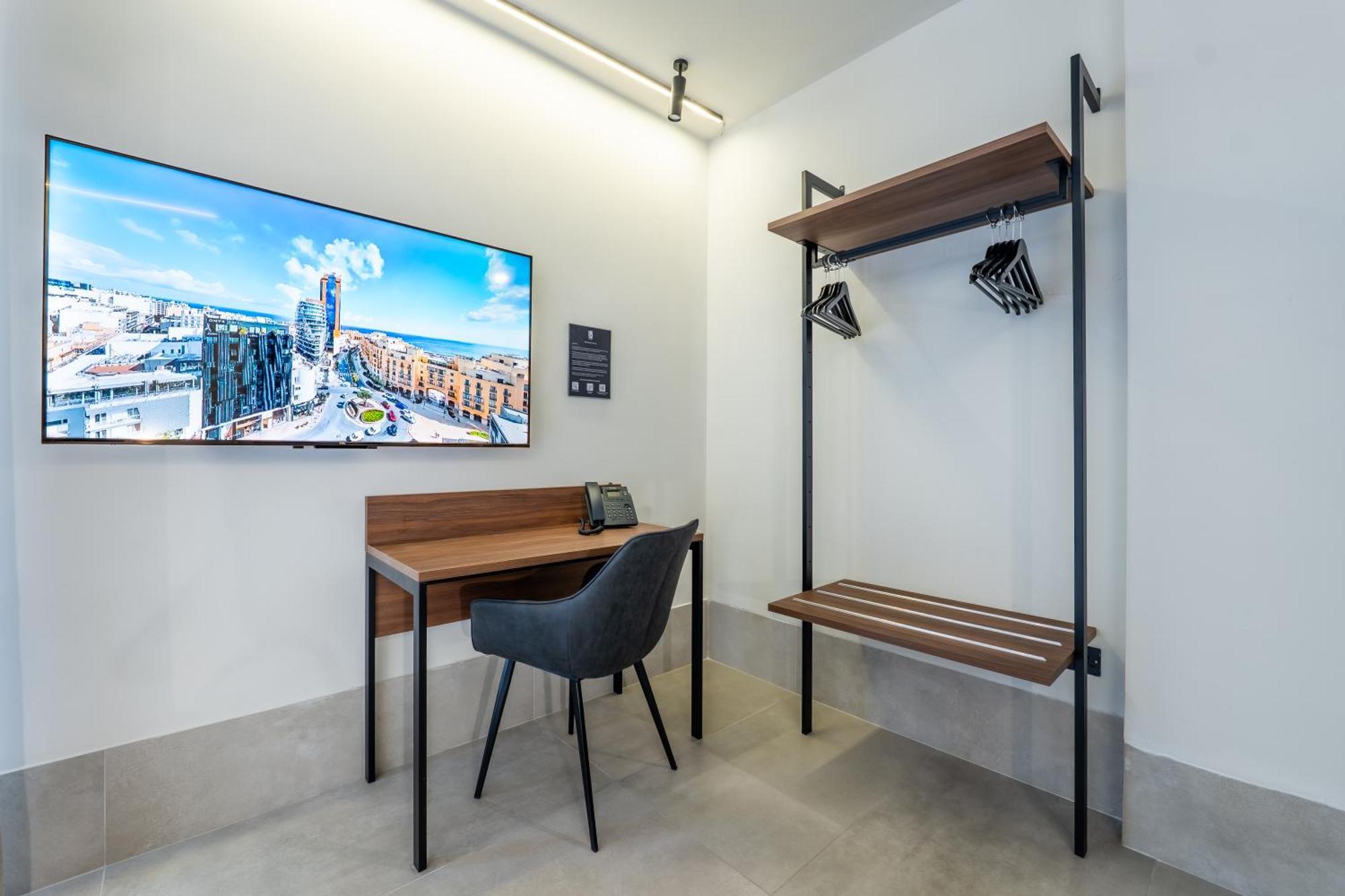 Onyx Hotel Saint Julian's エクステリア 写真